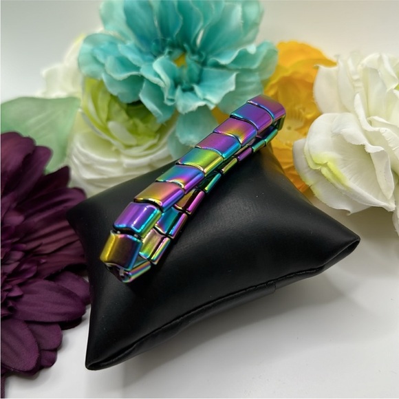 Multi Colored Oil Slick Stretch Bracelet Pink, Blue, Yellow, Purple & Green NEW - Picture 3 of 4